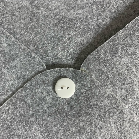 NWOT Material Felt Large Envelope with Heart Print - Picture 4 of 9